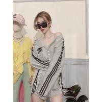 ราคา Sexy street jumpsuit จั้มสูทขาสั้นนแต่งแถบสปอร์ต ปักเลื่อมบริ้งๆหน้าอก (23283299898)