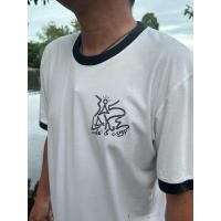 ราคา เสื้อสีขาวพิมพ์ลาย แขนและคอกุ๊นขอบดำ ผ้าCotton100% (43710709346)