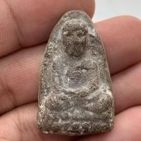 ราคา หลวงปู่ทวด วัดช้างให้ เนื้อว่าน ปี2497 (27681377035)