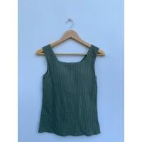 ราคา เสื้อกล้ามบราท็อปสีเขียว Bratop Uniqlo ผ้าร่อง คอเหลี่ยมสายใหญ่ ไซส์ L (29673456512)