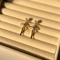 ราคา Julie earrings ต่างหูมุกจี้ห้อยโบว์ (24406118610)