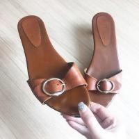 ราคา YSL sandals s.39-40 made in Spain แบรนด์ดังหรู ติดอะไหล่เงาแบรนด์เพิ่มความแพง ใส่พักเท้าเดินสบายๆวันพักผ่อน (1363691189)