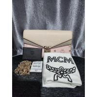 ราคา MCM Clutch สีชมพู-ครีม จาก King Power ไทย มือ 2 ของแท้ % (22446330281)