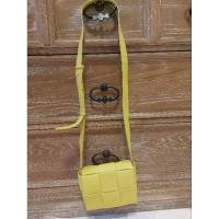 ราคา กระเป๋าสะพายข้างมินิมือสอง Preloved (23471357538)