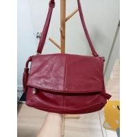 ราคา กระเป๋าครอสบอดี้ งานหนัง แบรนด์ Earth Music & Ecology สีแดงเลือดหมู มือสอง (23370866068)