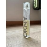 ราคา น้ำน้ำหอมแท้ 100%❌DKNY100mlใช้เองเหลือประมาณครึ่งขวดเ ดูดขวดมีแตกและปิ่นแต่ไม่มีผลกับน้ำหอมDKNY woman 100 ml EDP (26971810038)