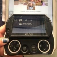 ราคา PSP GO 90%+++ พร้อมใช้งาน ติดฟิล์มแล้ว แถม เคส+กระเป๋า (1903427864)