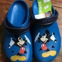 ราคา Crocs M11 สั่งมาใหญ่ไป ขายขาดทุนสุดๆ 390 บาท (1056585279)