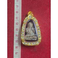 ราคา พระปิดตาหลวงปู่เอี่ยมวัดหนังเนื้อคู่รักแดงพร้อมกรอบทองไมครอน (29971253896)