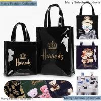 ราคา Harrods PVC Tote Bag ลายใหม่ผลิตภัณฑ์ที่มีชื่อเสียงของอังกฤษ Harrods Crown Letter Tote Bag PVC Fashion Shopping Bag กระเป๋าสะพาย (28029556480)