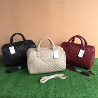 ราคา กระเป๋าถือ กระเป๋าสะพาย MNG : Quilted Bowling Handbag !! (29234789291)