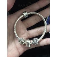 ราคา มือสอง/ของแท้ Pandora bracelet size 16 cm แข็ง 95% & charms ขายทั้งกำไลและจี้นะคะ แถมกล่องให้ด้วย (3473039507)