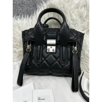 ราคา Used like new : 3.1 Phillip Lim Quilted Leather Pashli Mini Satchel แท้ อุปกรณ์ครบ แถมที่ดันทรง (28054994374)