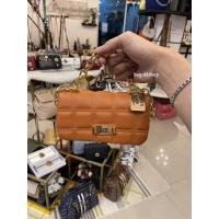 ราคา กระเป๋าlynรุ่นใหม่มือ1 (10386149404)