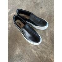 ราคา ขายรองเท้าหนังสลิปออนของผู้หญิงสภาพสวยมากคะพื้นเต็มพื้นนุ่มใส่สบายน่าสวมใส่มากค่ะSNRD/Size 40 ราคา 220 บาท (23585619030)