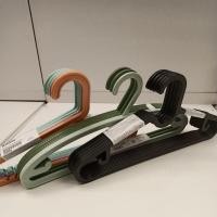 ราคา ไม้แขวนเสื้อเด็ก 8 ชิ้น คละสี 34 ซม. สีดำ 10 ชิ้น 39 ซม. อิเกีย อีเกีย IKEA ไม้แขวนเสื้อพลาสติก ที่แขวนผ้า สีดำ (26722033244)