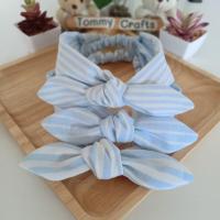 ราคา Tommy Crafts ผ้าคาดผมโบว์ผ้าคอตตอน Oxford สีฟ้า ลายทาง เซ็ต 2 ไซส์เด็ก/ไซส์ ผู้ใหญ่ Cotton Oxford Hairbands (29189578340)