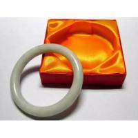 ราคา TANITTgemsกำไลหยกแท้สีขาวงาช้างแบบกลมขนาด58-60มม.พร้อมใบรับประกันสินค้า (1266758531)