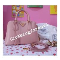 ราคา Used : กระเป๋า Prada Alma 25 Saffiano สี orchidea (6272944461)