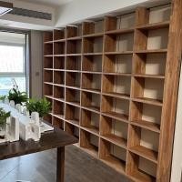 ราคา ชั้นวางหนังสือไม้เนื้อแข็งจากต้นเอล์มเก่า ชั้นวางหนังสือ ชั้นวางไม้สนแบบมินิมอลสำหรับผนังทั้งหมด ชั้นวางของแบบตาราง (52201537235)