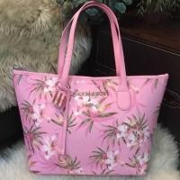 ราคา Rare item! Victoria's Secret Vintage Flower Print Shoulder Tote Bag สไตล์วินเทจจาก Victoria's Secret (723182017)