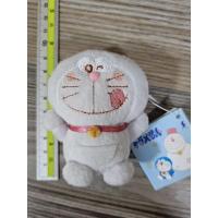 ราคา พวงกุญแจตุ๊กตาโดเรม่อนสีขาวหายาก มือสอง ของแท้ (22179433266)