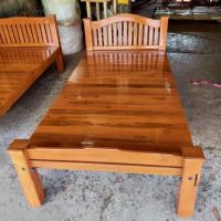 ราคา เตียงนอนไม้สักแท้ขนาด3.5ฟุต บริการส่งฟรี‼️ (6841539350)