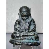 ราคา (2) พระรูปหล่อ หลวงพ่อเงิน รุ่น ปืนแตก พิมพ์นิยมเศียรโต เนื้อโลหะเก่า วัดบางคลาน พิจิตร ปี 2528 (27471042138)