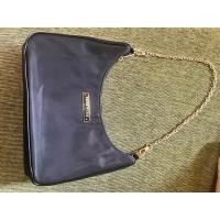 ราคา กระเป๋าสะพายไหล่ Kenneth Cole สีดำ ของแท้ (23125675831)