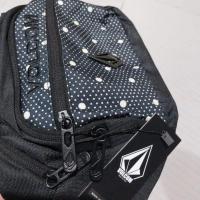 ราคา VOLCOM โวลคอม กระเป๋าคาดเอวโลโก้เหล็กสําหรับผู้ชายและผู้หญิง (53601106695)