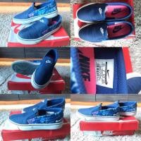 ราคา Nike WMNS TOKI SLIP PRINT (ส่งต่อรองเท้ามือสองสภาพดีใส่เอง) Size 6.5/23.5 cm สีฟ้าน้ำเงิน #รองเท้าnike (2870051663)