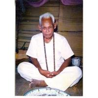 ราคา ขุนแผนนางรุมรัก เนื้อคู่เกิดแน่ ปี 2549 พิมพ์ อ เปล่ง บุญยืนหัวว่านดำผสมผงพราย 59 ตนว่านกามคุณอาจารย์ เปล่ง ให้มาผสมด้วย (20962595791)