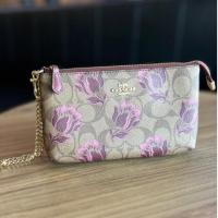 ราคา Coach กระเป๋าคล้องมือสายโซ่ ซิปเดียวลายดอกไม้ งานแท้100% (ซื้อมาไม่เคยใช้งาน) (21184756311)