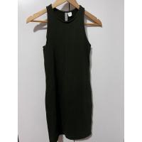 ราคา ส่งต่อ เดรสแขนกุดรัดรูปสีเขียวขี้ม้า H&M (22938581864)