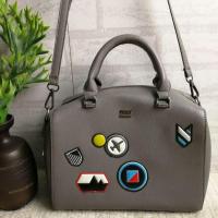 ราคา กระเป๋าสะพาย ถือ Brand Pimmy ขนาดกว้าง 10 สูง 8 นิ้ว ก้น 5 นิ้ว ราคา 250 บาท ส่งฟรี (5156276878)