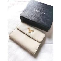ราคา ❌Sold❌Prada Bi-fold short wallet 2019 (11943799195)