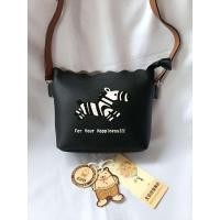 ราคา ♥️กระเป๋าหนังมือ2 Beibaobao♥️งานเกาหลี สีดำ size s♥️สกรีนลายม้าลาย♥️สายหนัง(สายเทียบ) ครอสได้♥️ไม่ผ่านการใช้งาน น่ารัก (54700730110)