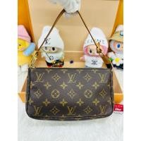ราคา LV Pochette ปี 01 มือสองแท้ % (28750690086)