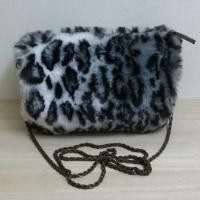 ราคา กระเป๋าสะพายแฟชั่น ฟรุ้งฟริ้ง สินค้าญี่ปุ่นมือสอง (796684672)
