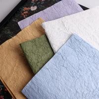 ราคา กระดาษคราฟท์ลายย่น สุด ๆ สวย สําหรับห่อดอกไม้ - ขนาด 57x57ซม (43324800060)