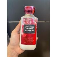 ราคา Bath & Body Works Japanese Cherry Blossom Shea Butter & Vitamin E Body Lotion 236 ml. (10532219466)
