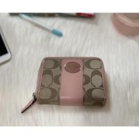 ราคา กระเป๋าสตางค์ coach สีชมพู ใบสั้น (สินค้ามือสอง สภาพใช้งาน) (17870068466)