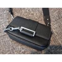 ราคา ส่งต่อ charles & keith ของแท้ ใช้น้อย กระเป๋าคาดอก (19458376557)