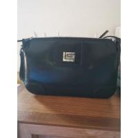 ราคา กระเป๋าสะพายข้างGuyLarocheของแท้มือสองตามสภาพสีดำมันน้องอยากหาเจ้าของกว้าง2ยาว101/2สูง61/2นิ้ว (25056398787)