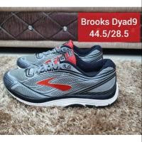 ราคา รองเท้า brooks dyad9 (4741763258)