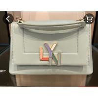 ราคา LYN กระเป๋าสะพายข้าง ของแท้ 100% มือ1 อุปกรณ์จากชอปครบ (19138938929)