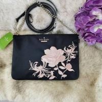 ราคา Kate Spade กระเป๋าสีดำ ลายดอกไม้ | Kate Spade Dawn Place Embroidered Floral Madelyne Black Pink Nylon Crossbody Bag (2426064880)
