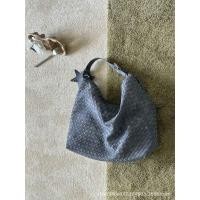 ราคา กระเป๋าสะพายไหล่ทรงถังสานหนังกลับฝ้าสำหรับผู้หญิง ความจุขนาดใหญ่ กระเป๋าสะพายข้างทรงถังยาว ยาว 50*13.5 *38 cm. (40625632037)