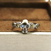 ราคา แหวนเงิน 925 แหวนหัวกระโหลกพลอยไพลินพร้อมกับบ่าข้างบุษราคัม (6717261447)
