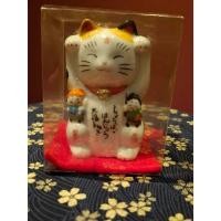 ราคา แมวกวักนำโชค (Maneki-neko) สีขาว แมวกวัก แมวนำโชค ของมงคลญี่ปุ่น 10cm มือสอง รหัสสินค้า AS025 (26035052822)